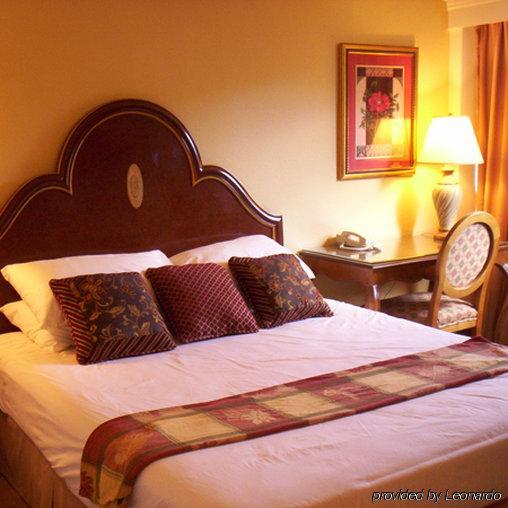 Golden Green Hotel By Oyo Charlotte Rom bilde